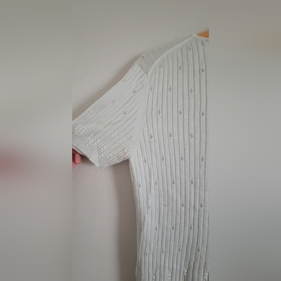 Elegant White Ribbed Top - Picture 7 of 8